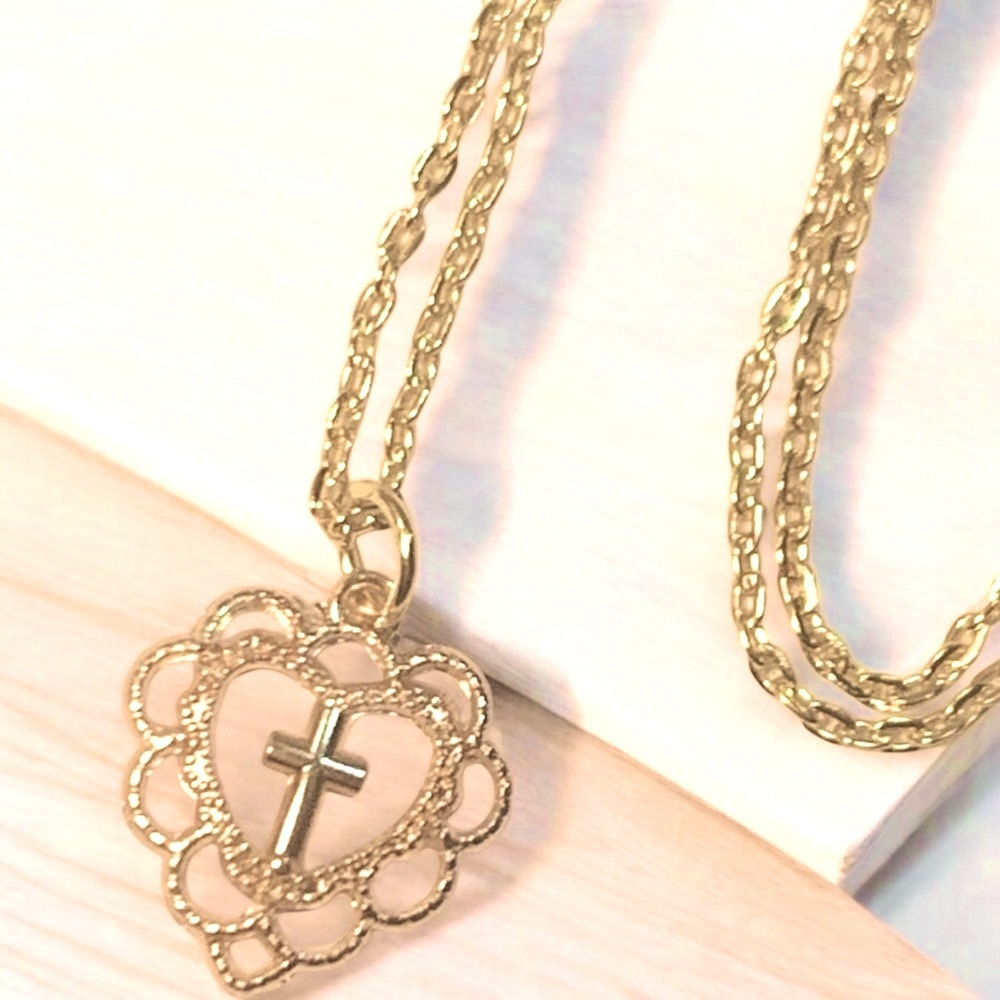 A Cross Encased Inside Pendant Gold Tone Scroll Work Heart Necklace Valentine